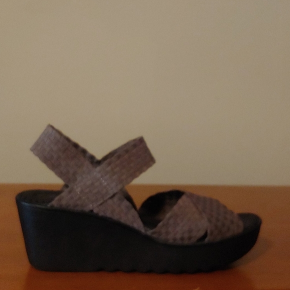 Sandals - Picture 3 of 3